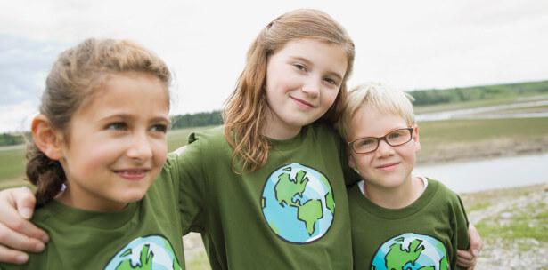 3 girls in Globe T-shirts